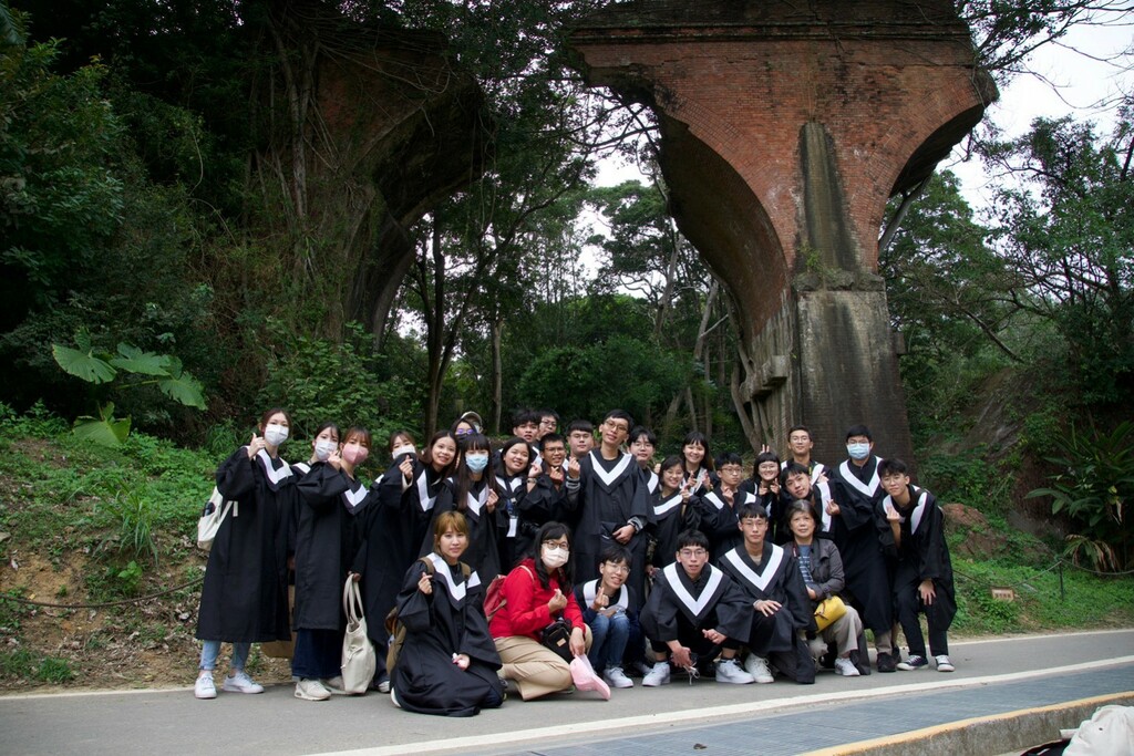 高雄師範大学の学生と、台湾を一周する課外活動に参加